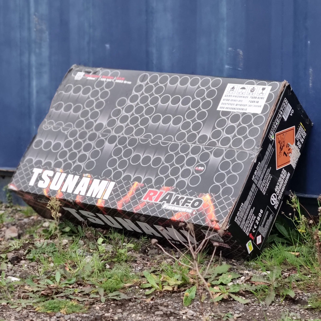 Tsunami alert 100 shot firework